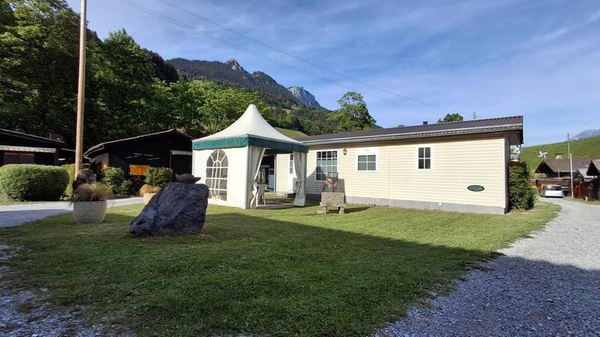 Ferienwohnung für 4 Personen, mit Balkon und Terrasse sowie Garten und Ausblick in Därstetten