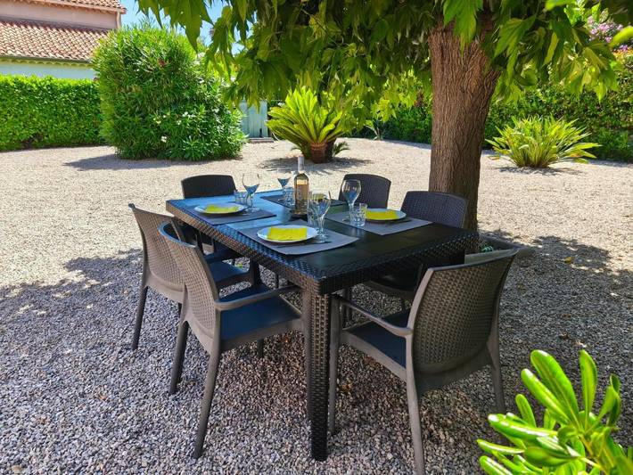 Location de vacances pour 6 personnes, avec jardin et terrasse dans Office De Tourisme De Villeneuve Loubet