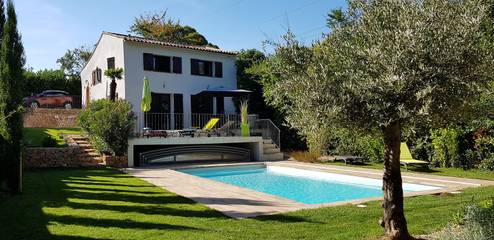Gîte pour 6 personnes, avec terrasse ainsi que jardin et piscine à Le Val