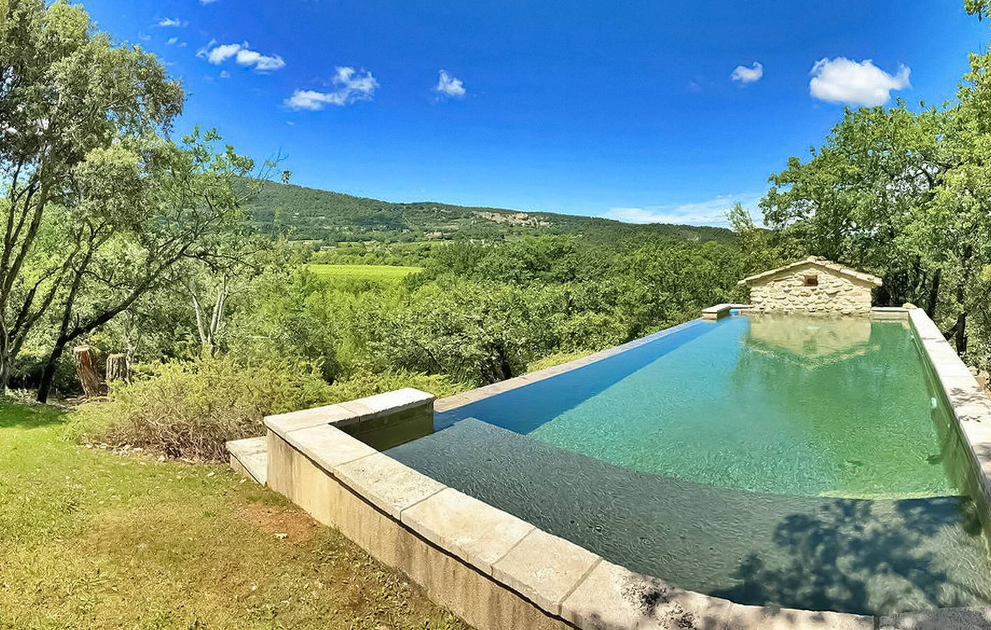 Charmante maison à 1.5km du centre du Crestet : AC, Piscine, WiFi in Entrechaux, Parc naturel régional du Mont-Ventoux