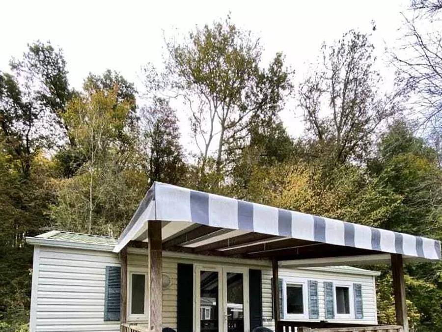 Camping Le Moulin de Surier - Mobilhome 5 personnes - Dordogne 3 Pièces 5 Personnes in Beaumont-du-Périgord, Périgord Pourpre