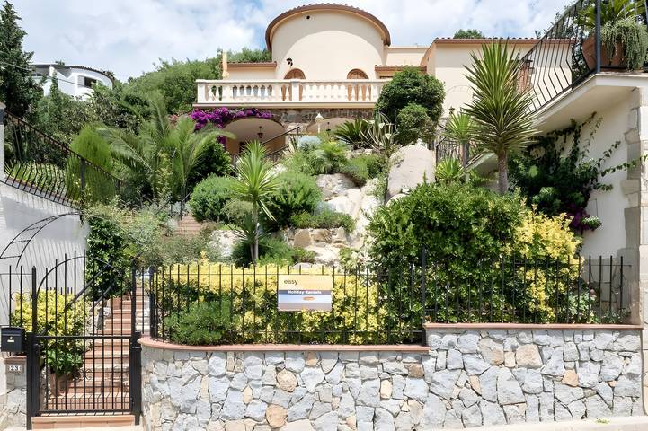 House with beautiful views in a quiet area in Cabanyes, Calonge