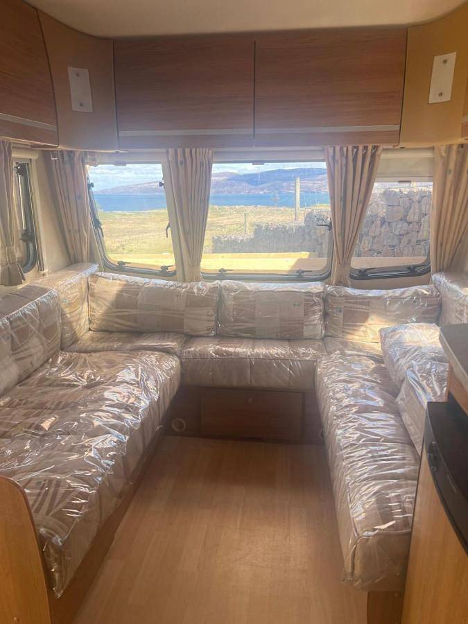 Glamping for 4 people, with Terrace and View as well as Lake view on the Isle of Skye