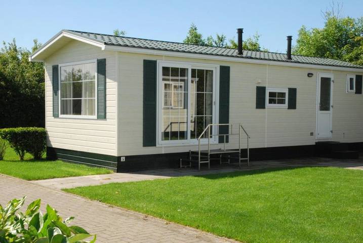 Chalet voor 2 personen, with Terras and Tuin as well as Uitzicht in Zoutelande