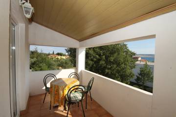 Ferienwohnung für 4 Personen, mit Balkon/Terrasse in Starigrad
