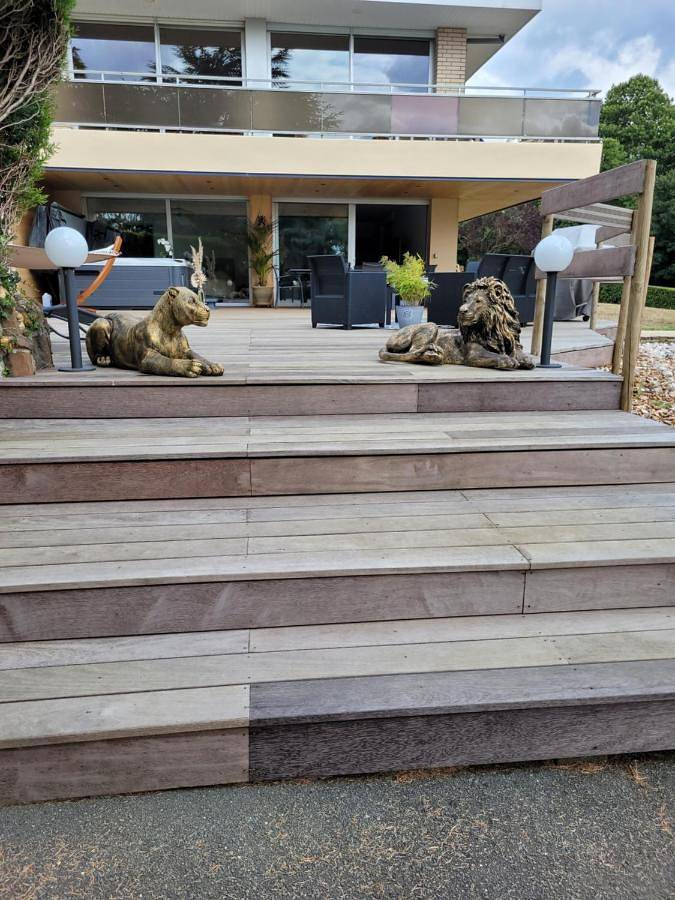 Maison de vacances pour 8 personnes, avec piscine ainsi que jacuzzi et terrasse