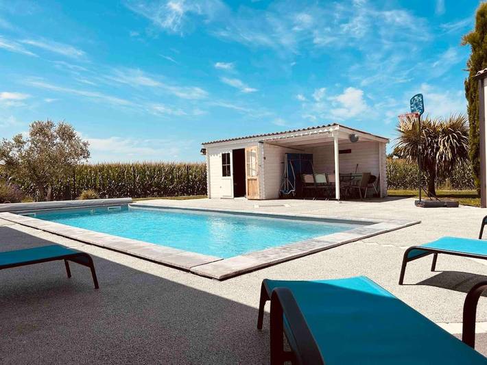 Location de vacances pour 9 personnes, avec jardin ainsi que vue et piscine, animaux acceptés à Breuil-Magné - 4