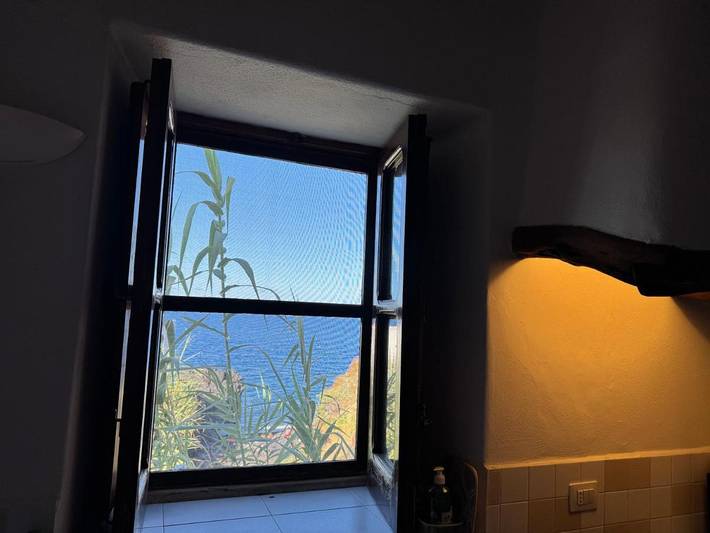 Gîte pour 4 personnes, avec vue et terrasse dans Stromboli