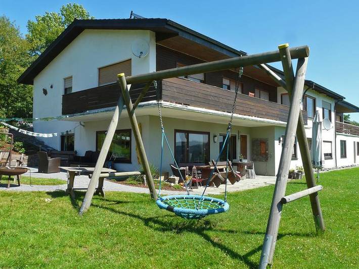 Pension für 7 Personen, mit Terrasse und Garten sowie Pool im Sauerland
