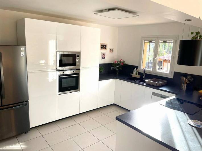 Location de vacances pour 6 personnes, avec piscine et jardin, animaux acceptés à Vers-Pont-du-Gard - 3