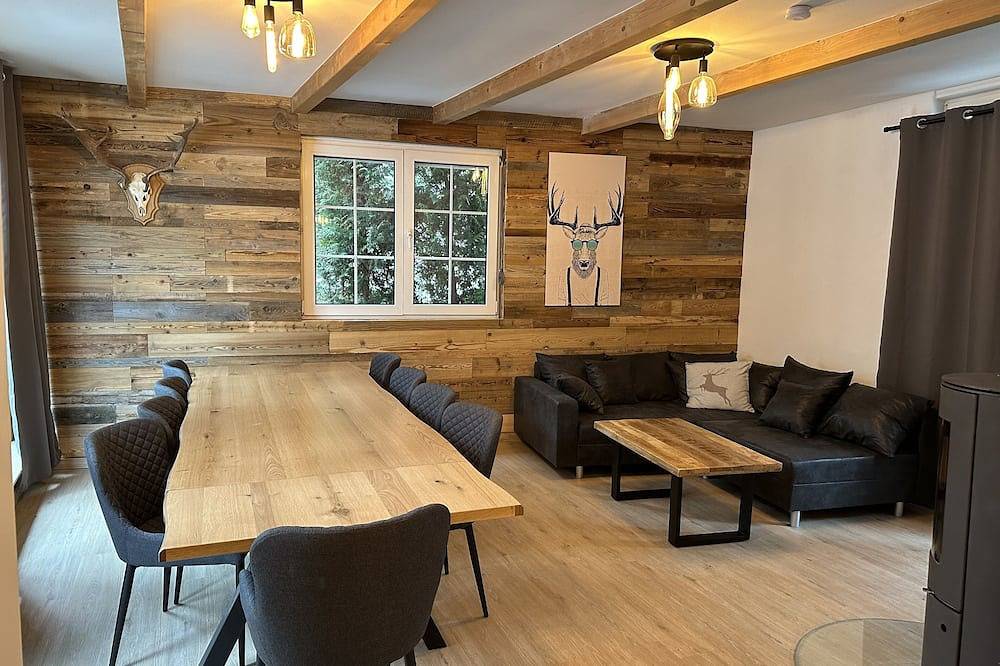 Modernes Ferienhaus / Chalet mit Waldblick in Dresden in Loschwitz, Dresden