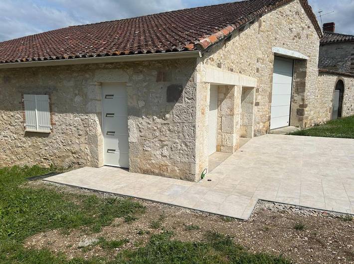 Gîte pour 7 personnes, avec Terrasse ainsi que Jardin et Vue à Virac