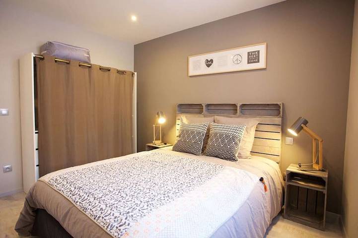 Gîte pour 4 personnes, avec terrasse à Thizy-les-Bourgs - 2
