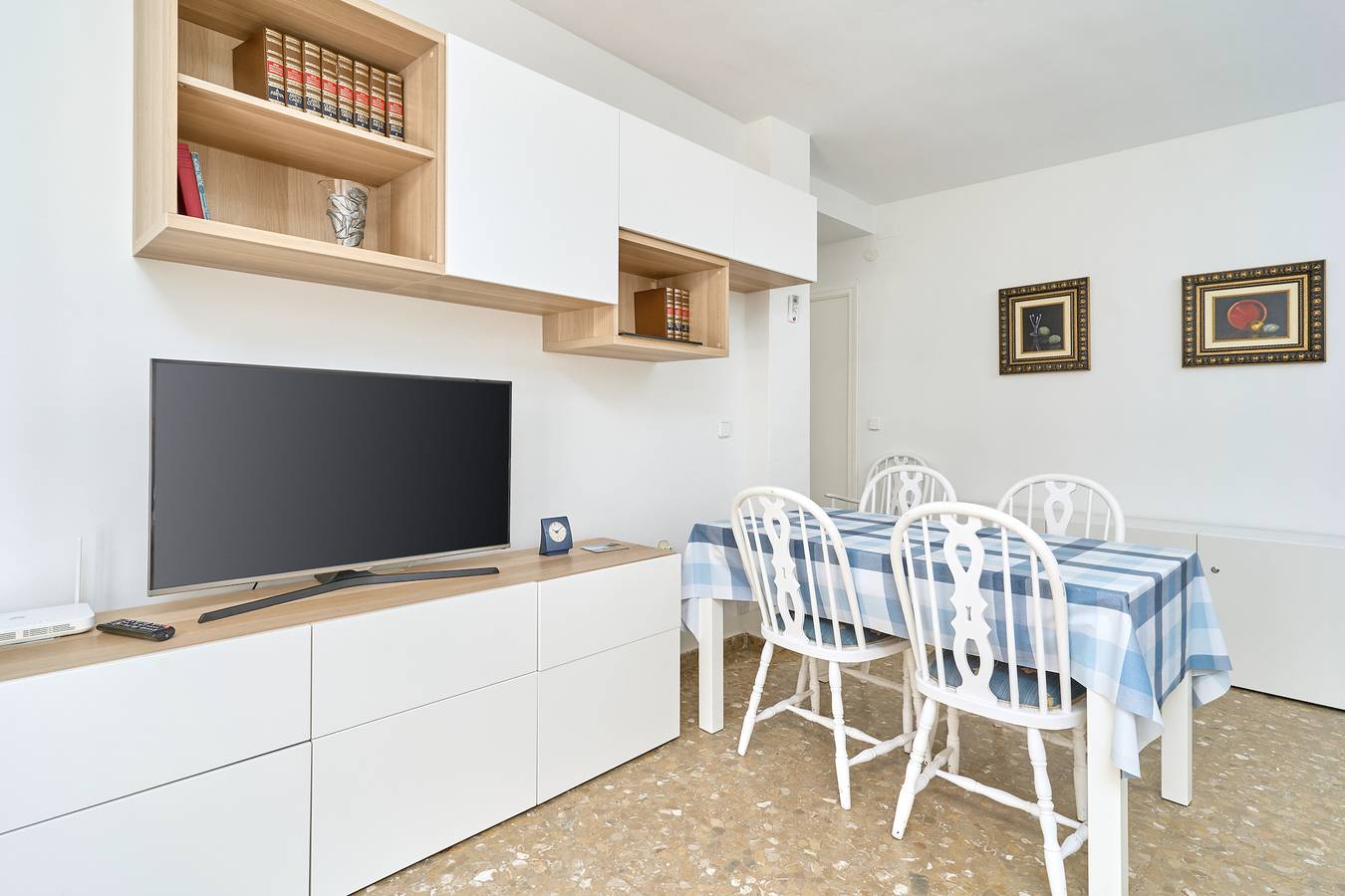 Ganze Wohnung, Ferienwohnung 'Calle Antonio Millón' mit Balkon, Wi-Fi und Klimaanlage in Nerja Centre, Nerja