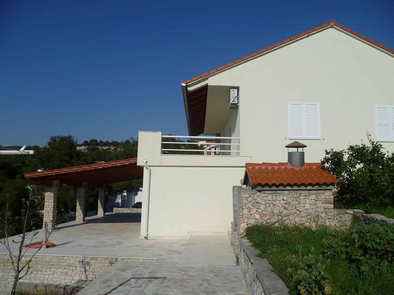 Hel ferieleilighet, Holiday apartment with terrace and sea view in Primosten, Šibenik-Knin