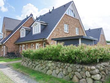 Ferienhaus für 4 Personen, mit Sauna und Garten in Westerland