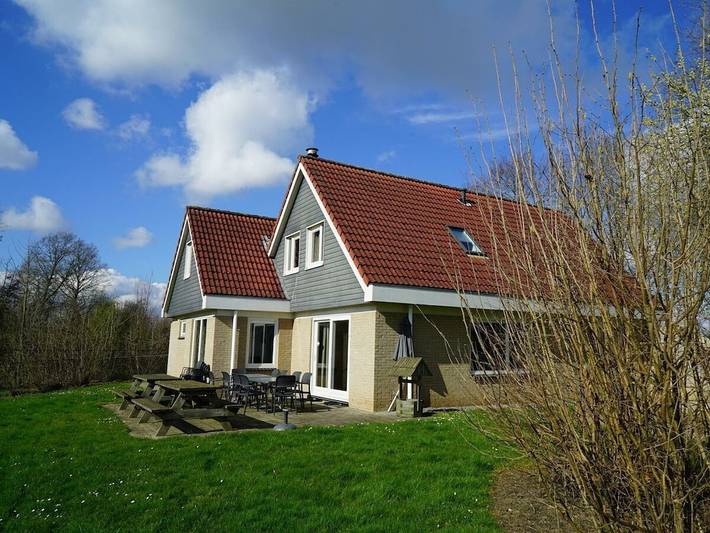 Ferienhaus für 16 Personen, mit Terrasse und Garten sowie Sauna
