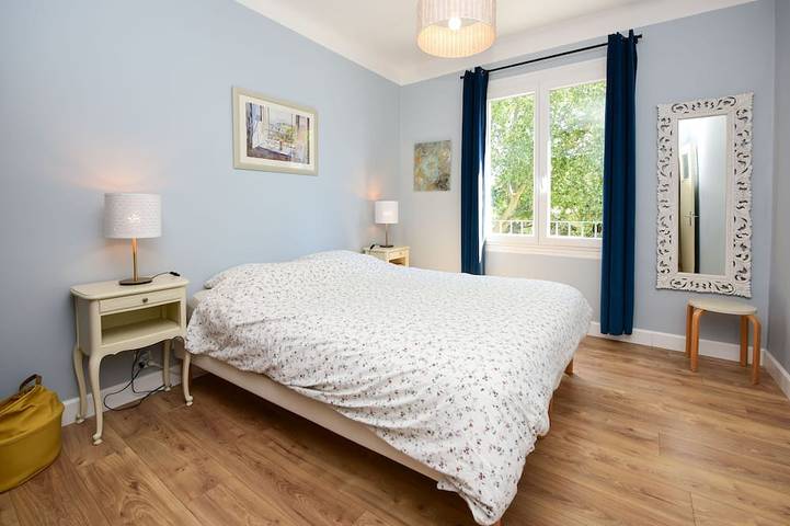 Entire apartment, Charming Renovated Apartment Near the Historic Center of Tarascon in Tarascon, Arles region