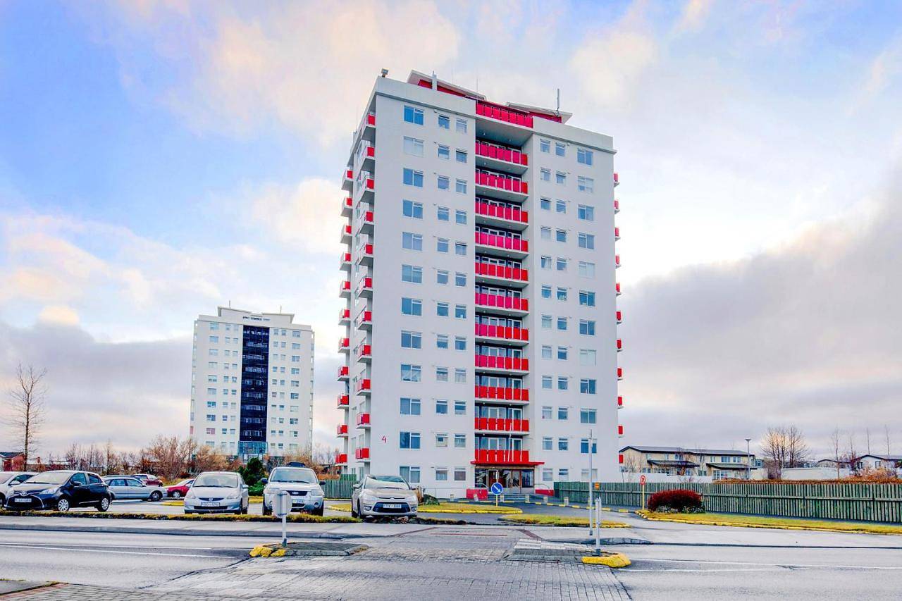 Apartamento entero, City view, bright & cozy - Free parking (A4) in Reikiavik, Islandia