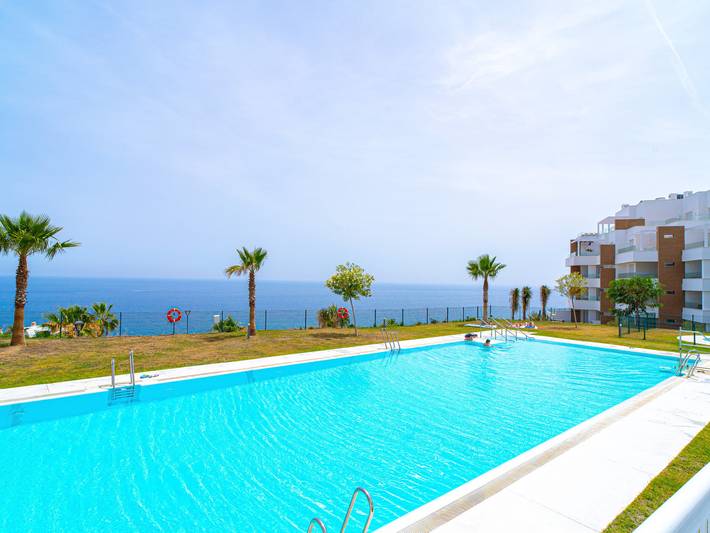 Ferienwohnung für 2 Personen, mit Terrasse und Pool in Torrox