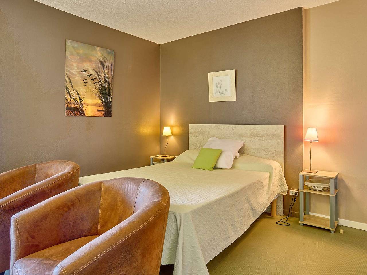 Entire studio, Cozy studio for 2 with balcony and parking, pets allowed in Cazaubon, Gers