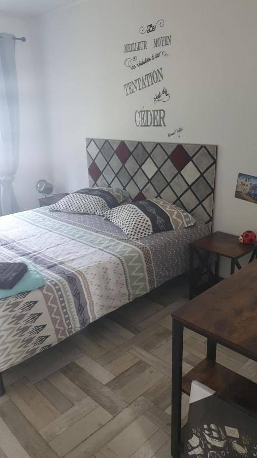 Appartement de vacances pour 2 personnes, avec vue et jardin ainsi que terrasse et piscine
