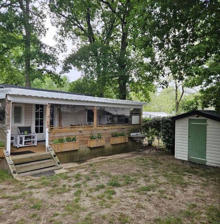 Camping pour 6 personnes, avec jardin et piscine