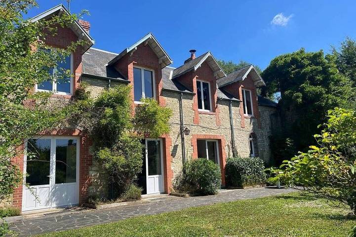 Location de vacances pour 8 personnes, avec jardin, animaux acceptés à Le Merlerault