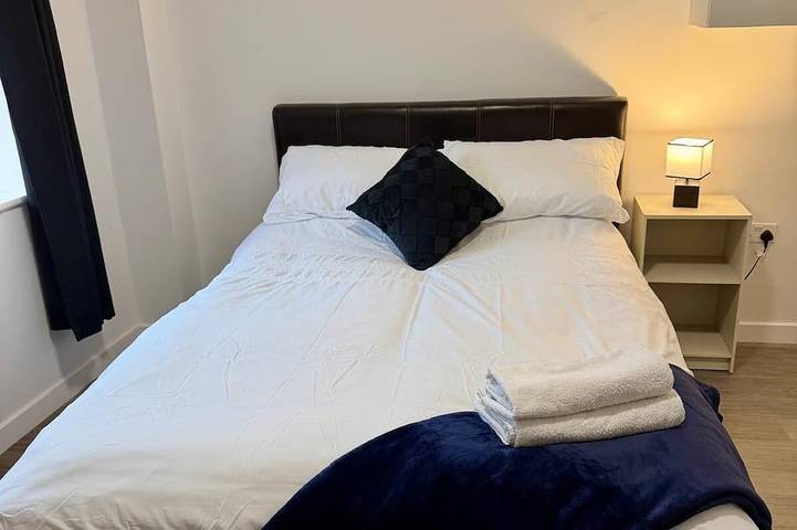 Apartamento entero, Stylish Accessible 1-Bed Town Centre Apartment in Kettering, Wi‑Fi, Smart Tv,Sky in Kettering, Northamptonshire