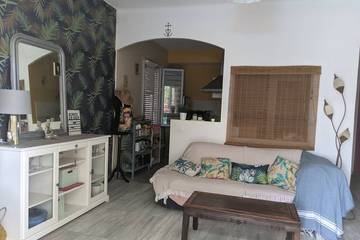 Gîte pour 2 personnes, avec terrasse dans Plage Saint-Maurice