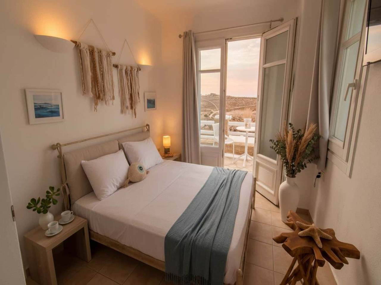 Mykonos Villa for 8 with Pool in Agios Stefanos, Mykonos