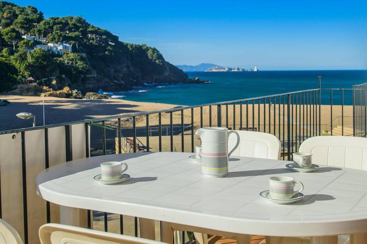 Ferienwohnung für 4 Personen, mit Meerblick und Terrasse in Sa Riera