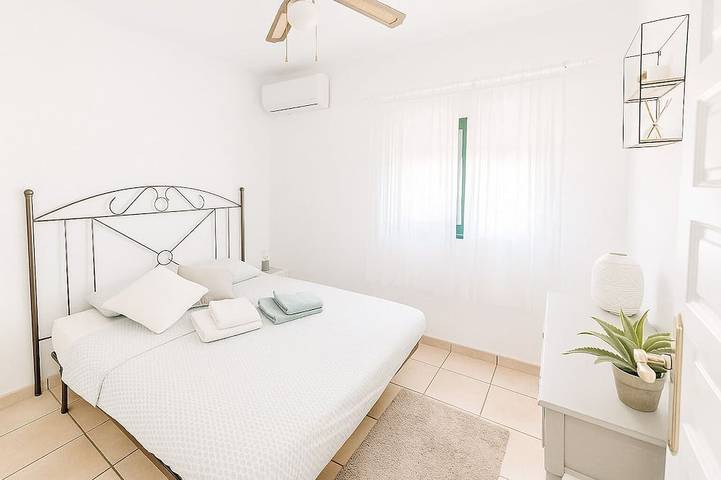 Location de vacances pour 8 personnes, avec jardin dans Playa Flamenca - 2