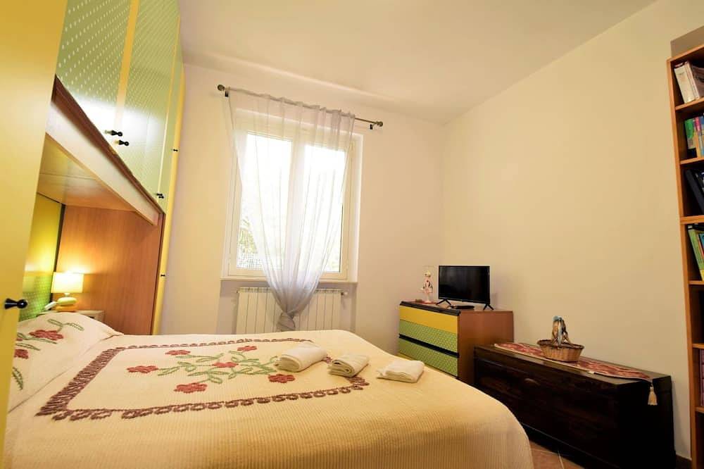 Stunning private villa for 6 people with Wifi, hot tub, A/C, Tv, terrace and pets allowed in Gioiosa Marea, Messina Province