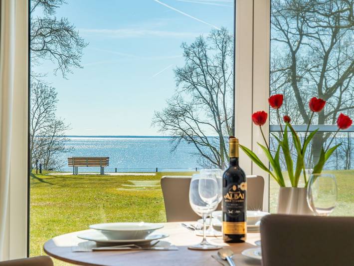 Ferienwohnung für 3 Personen, mit Terrasse und Garten sowie Seeblick auf Usedom