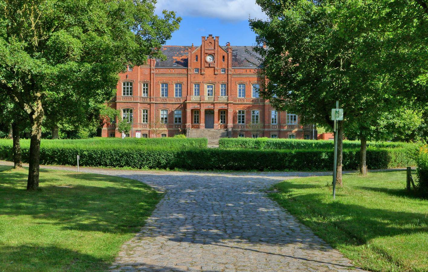 Ganze Ferienwohnung, Seeblick-Apartment mit Terrasse, Parkplatz & WiFi - Krakau am See in Alt Sammit, Krakow am See