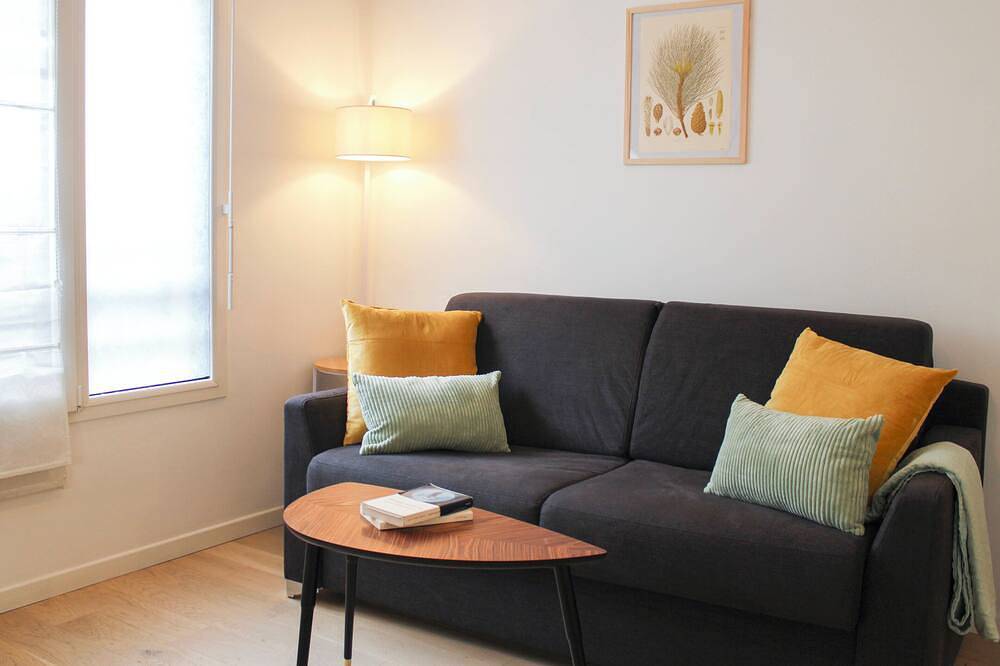 Ganze Wohnung, Charming 28 m² Love Nest in Vanves in Vanves, Hauts-de-Seine