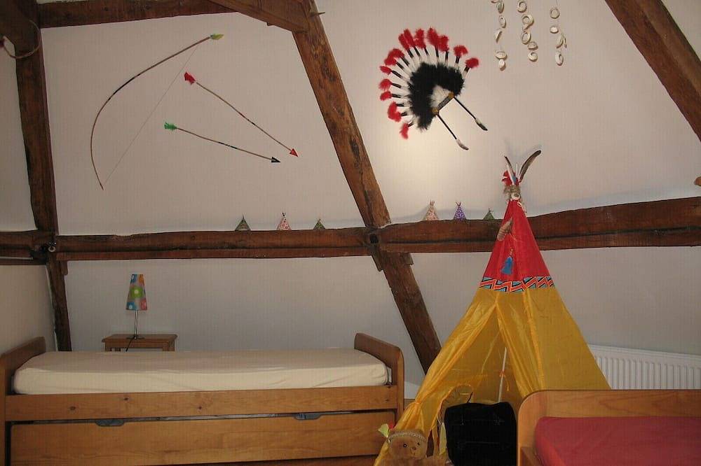 \"La Printanière – Gîte à la ferme, piscine, jardin ombragé, jeux enfants, calme\" in Varneville-Bretteville, Région de Dieppe
