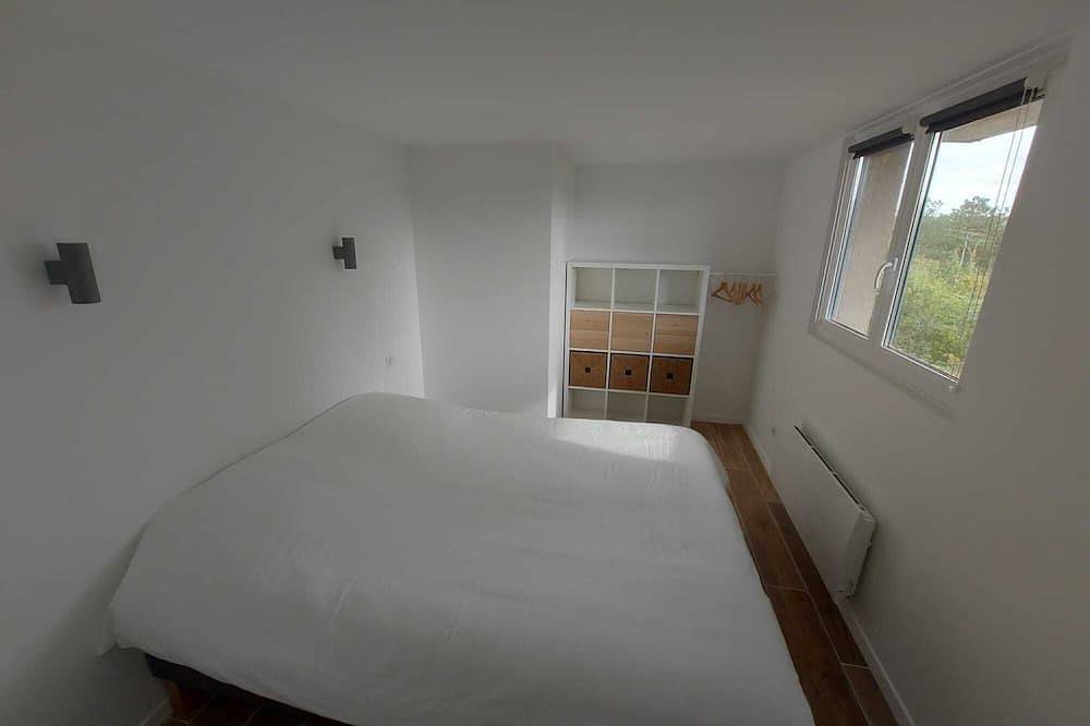 Casa Azul gîte for 4 people in Prunay-sur-Essonne, Parc naturel régional du Gâtinais français