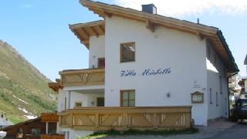 Holiday letting for 7 people, with terrace in Obergurgl