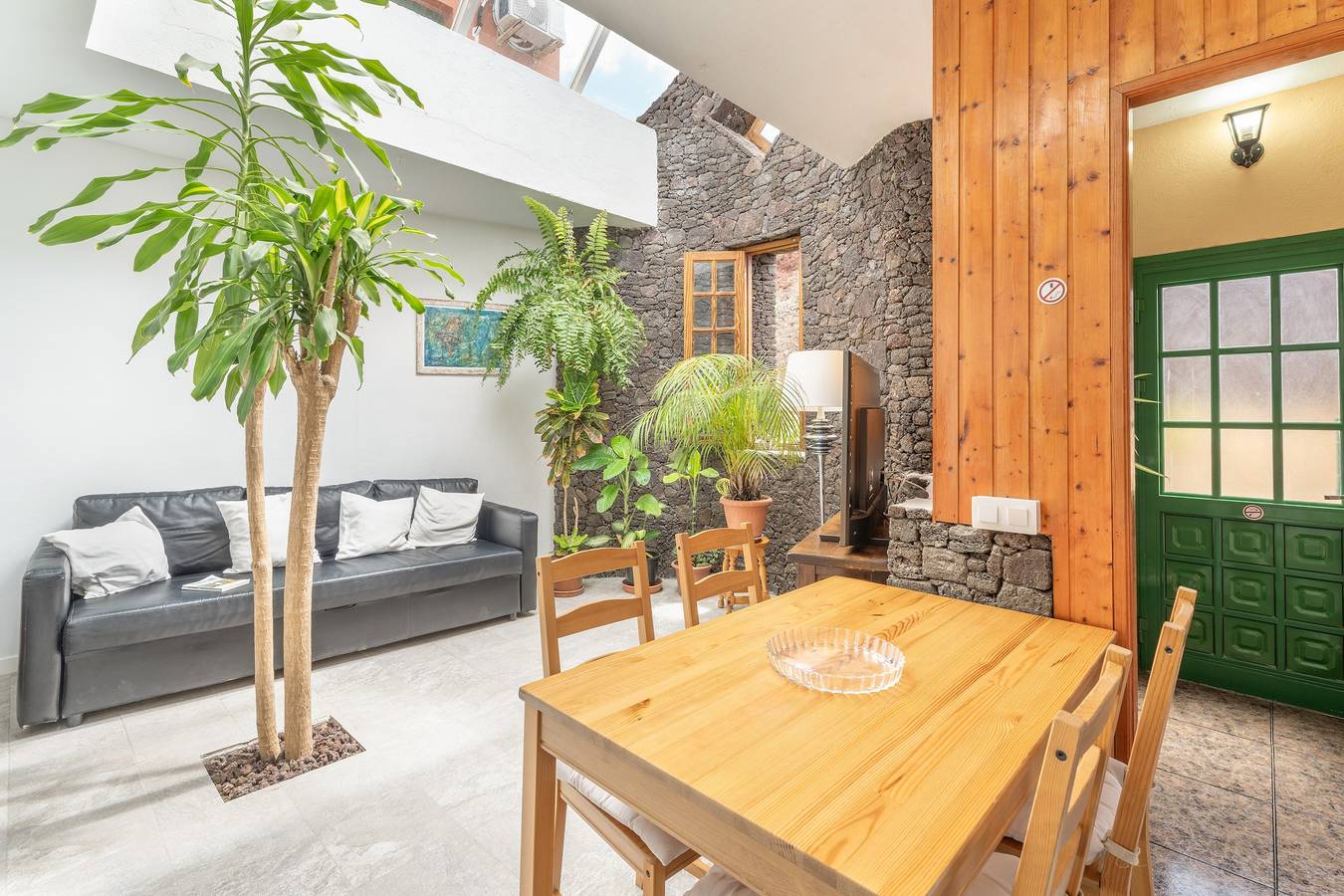 Appartement entier, Appartement 'Rosi-1' avec terrasse privée, Wi-Fi et climatisation in Las Puntas, Frontera