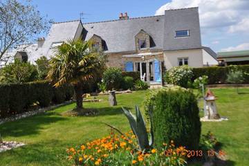 Gîte pour 6 personnes, avec terrasse et jardin dans Pénerf
