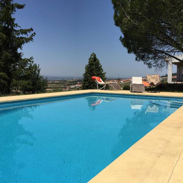Gîte pour 6 personnes, avec vue ainsi que piscine et jardin dans Vimioso