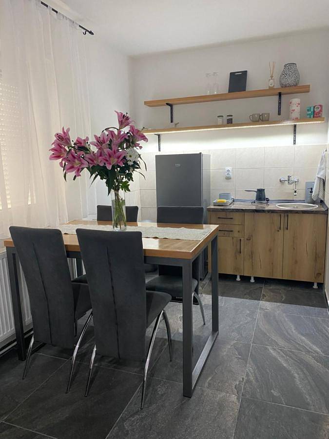 Gîte pour 4 personnes, avec balcon à Novi Sad