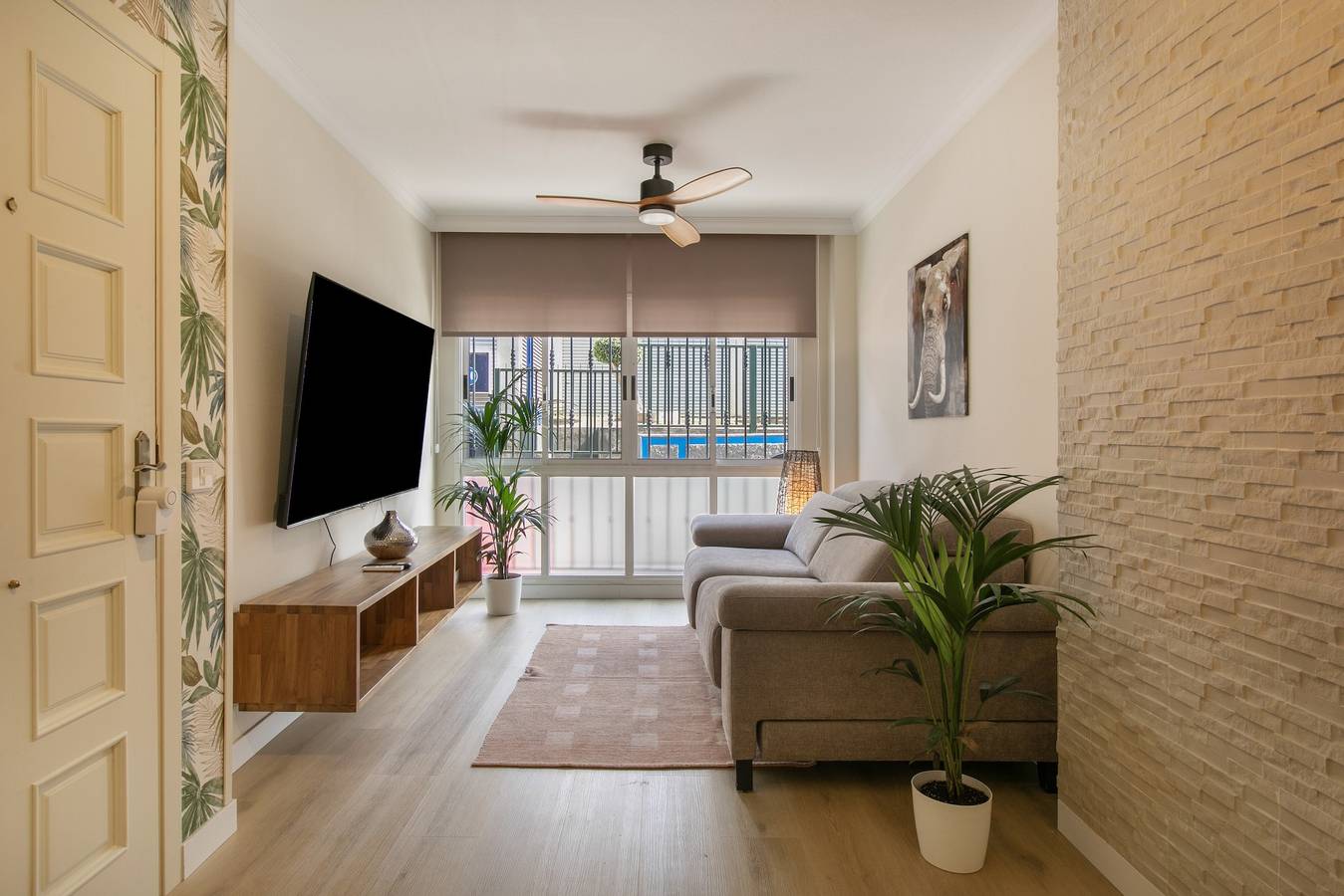 Apartamento entero, Vacaciones 'Casa Calma Zona Hospital' con Wi-Fi in Ofra-Costa Sur, Santa Cruz de Tenerife