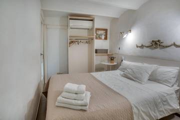 Apartment for 3 People in Girona, Gironès, Photo 2