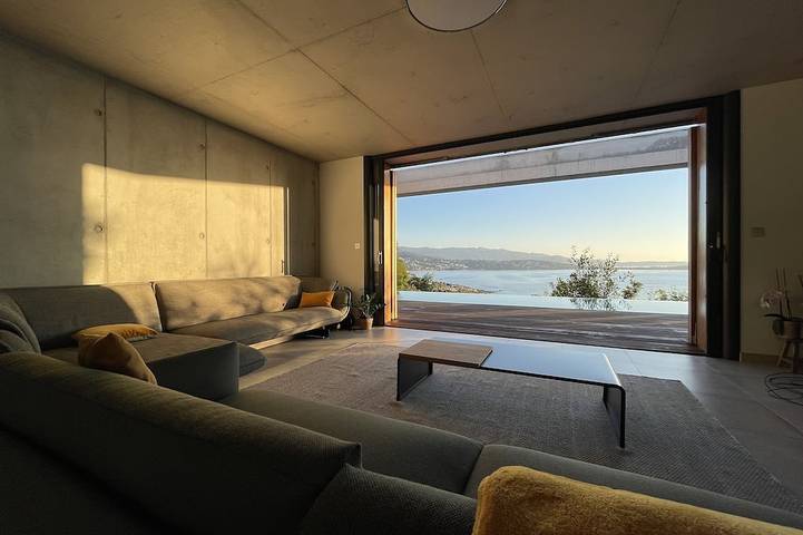 Villa pour 8 personnes, avec balcon et jardin dans Porticcio