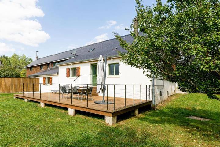 Location de vacances pour 7 personnes, avec jardin et terrasse dans Grandrieux