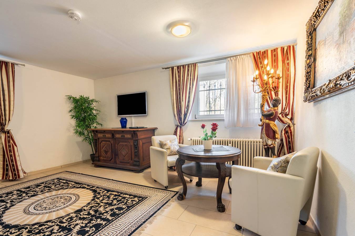 Ganze Wohnung, Ferienwohnung '2 Souterrain' mit privatem Garten und Wi-Fi in Blasewitz, Dresden