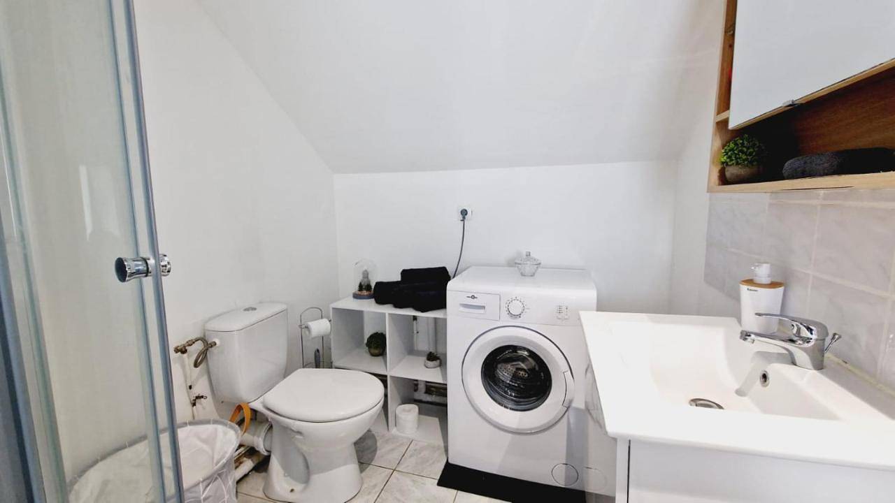 Appartement entier, One-Bedroom Apartment in Louvroil, Avesnes-sur-Helpe